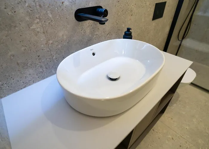 Milo לוביאטובו