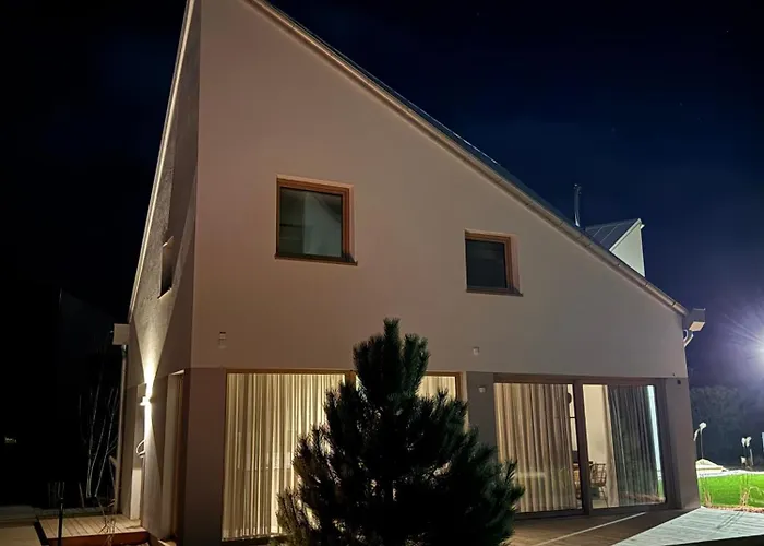 Milo וילה לוביאטובו